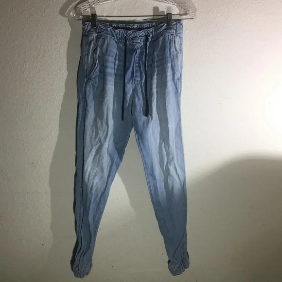 Womens Hollister Jogger Style Pants Jeans Size Small - Picture 1 of 2
